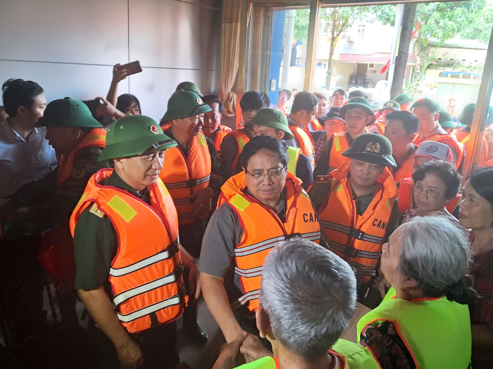 Thủ tướng Phạm Minh Chính tới Thái Nguyên thăm hỏi người dân, chỉ đạo khắc phục hậu quả mưa lũ