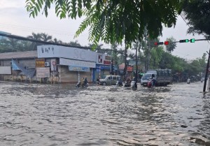 Ngã ba Xa La: Những trái tim ấm áp giữa dòng nước ngập