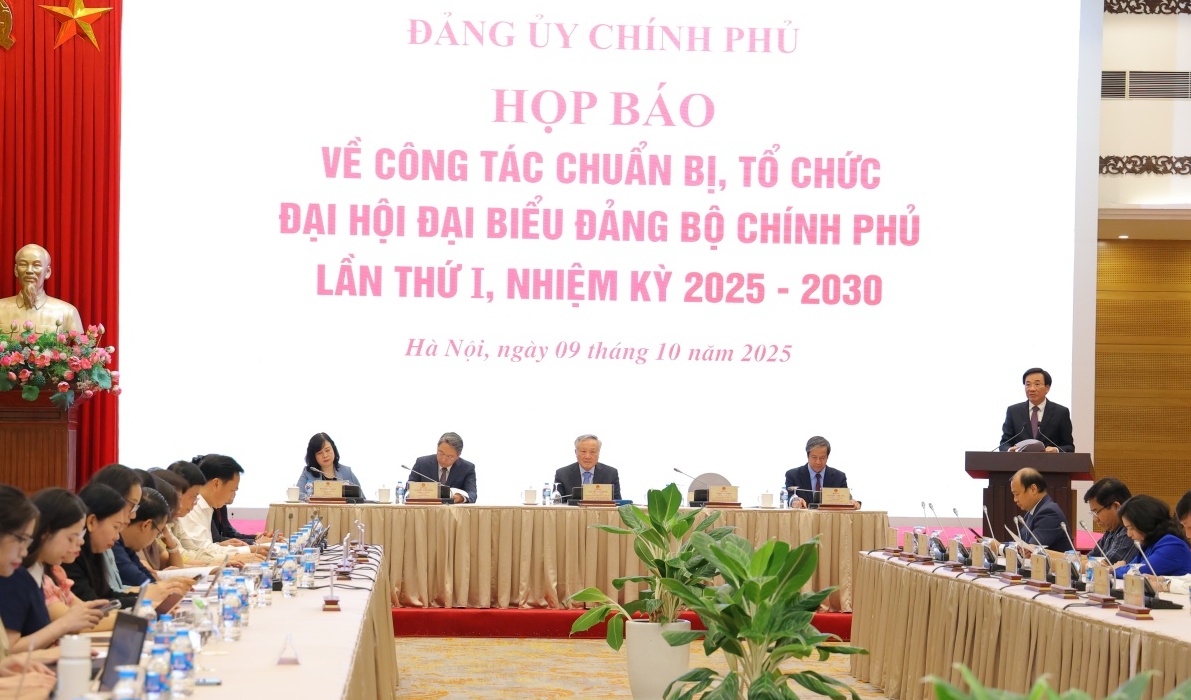 Hướng tới xây dựng Chính phủ liêm chính, hành động, tự lực, tự cường, tự tin, kiến tạo phát triển
