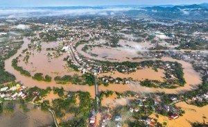 Lũ trên một số sông ở Hà Nội, Bắc Ninh đang lên, gây ngập nhiều nơi
