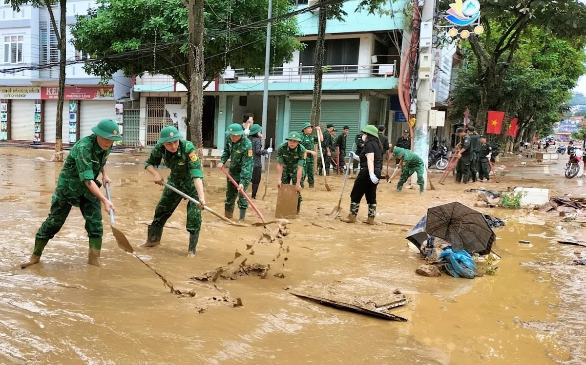 Thủ tướng thị sát vùng lũ Thái Nguyên Thủ tướng thị sát vùng lũ Thái Nguyên