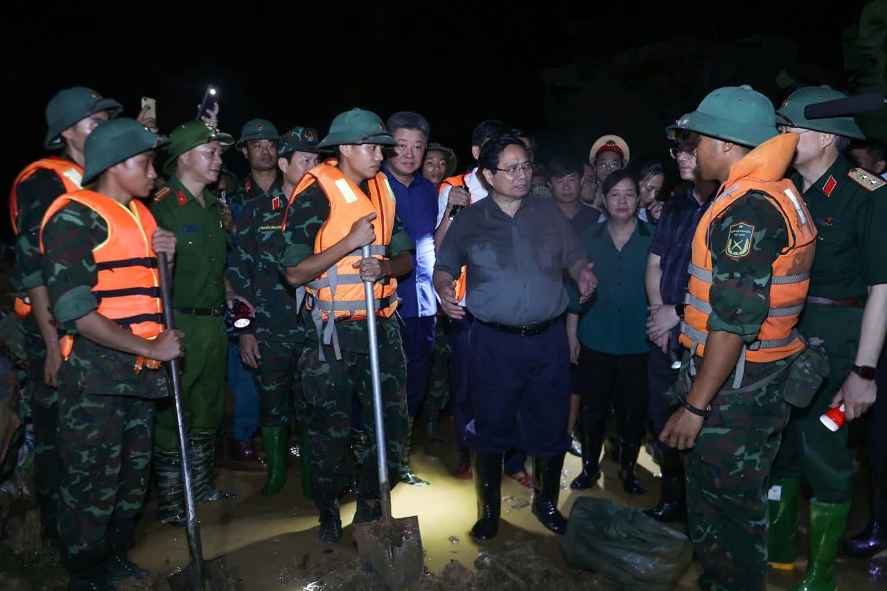 Nước sông Cầu vượt báo động 3, sẵn sàng di dời 30.000 dân