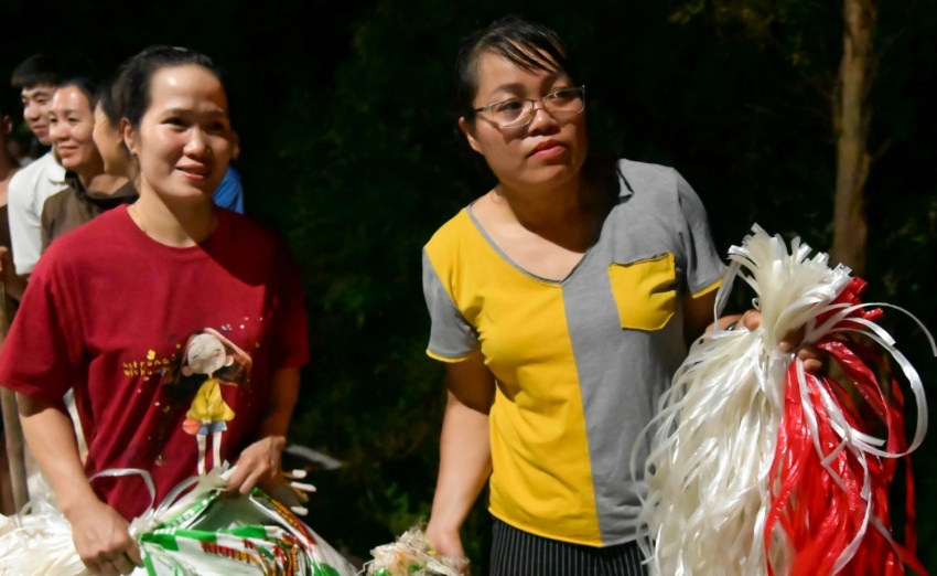 Bắc Ninh: Theo chân người dân trắng đêm cứu đê trước cơn lũ lịch sử