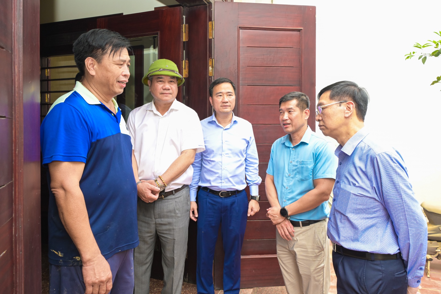 Lãnh đạo Petrovietnam thăm hỏi, chia sẻ với người lao động PVOIL. Phát huy truyền thống “nghĩa tình”, Petrovietnam chung tay hướng về đồng bào chịu ảnh hưởng bởi thiên tai