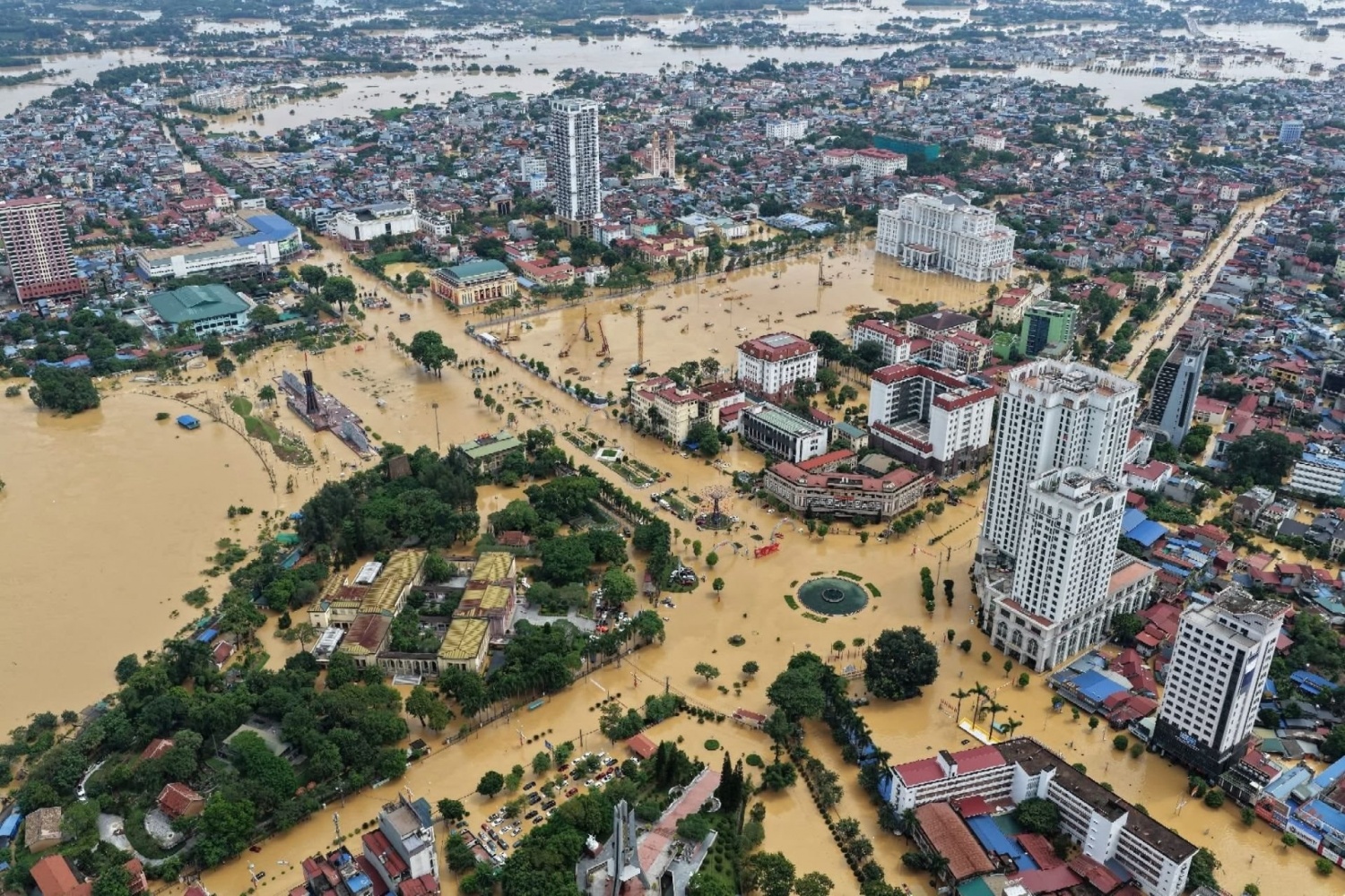 Mưa lũ và sạt lở sau bão số 11 gây thiệt hại hơn 7.000 tỷ đồng Mưa lũ và sạt lở sau bão số 11 gây thiệt hại khoảng 7.050 tỷ đồng