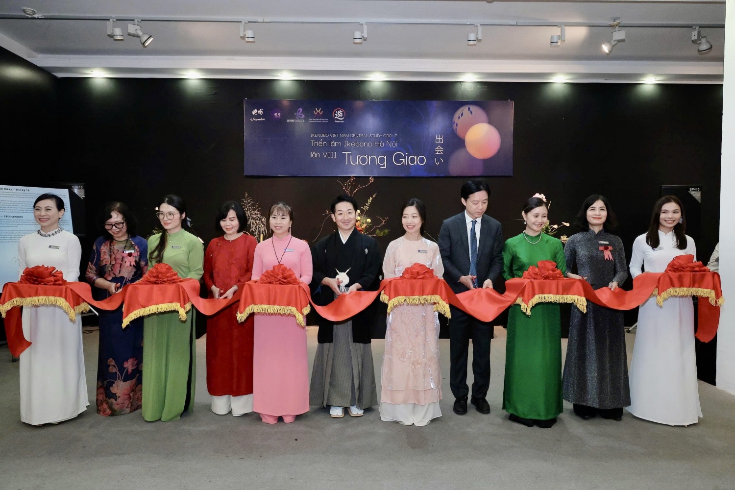 Triển lãm Ikebana Hà Nội lần thứ VIII - Hành trình của những nhịp giao cảm Khoảnh khắc an nhiên giữa nhịp sống hiện đại