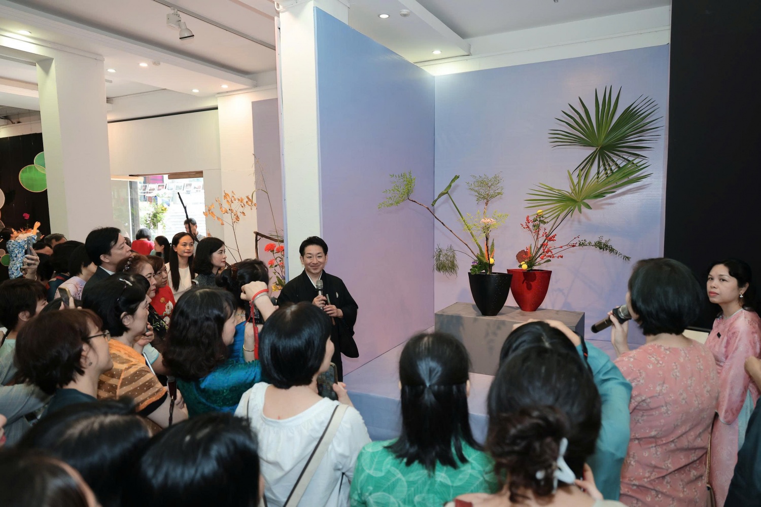Triển lãm Ikebana Hà Nội lần thứ VIII - Hành trình của những nhịp giao cảm Khoảnh khắc an nhiên giữa nhịp sống hiện đại