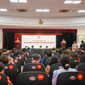 Bộ Công Thương quyên góp gần 1 tỷ đồng ủng hộ đồng bào khắc phục hậu quả bão lũ