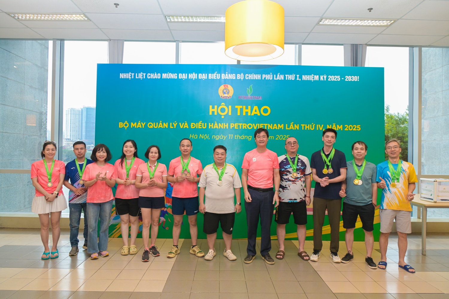 Bế mạc Hội thao Petrovietnam lần IV: Lan tỏa tinh thần thể thao, hướng về đồng bào vùng bão lũ Bế mạc Hội thao Petrovietnam lần IV: Lan tỏa tinh thần thể thao, hướng về đồng bào vùng bão lũ