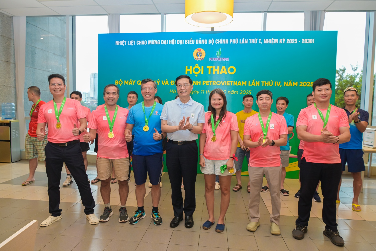 Bế mạc Hội thao Petrovietnam lần IV: Lan tỏa tinh thần thể thao, hướng về đồng bào vùng bão lũ Bế mạc Hội thao Petrovietnam lần IV: Lan tỏa tinh thần thể thao, hướng về đồng bào vùng bão lũ