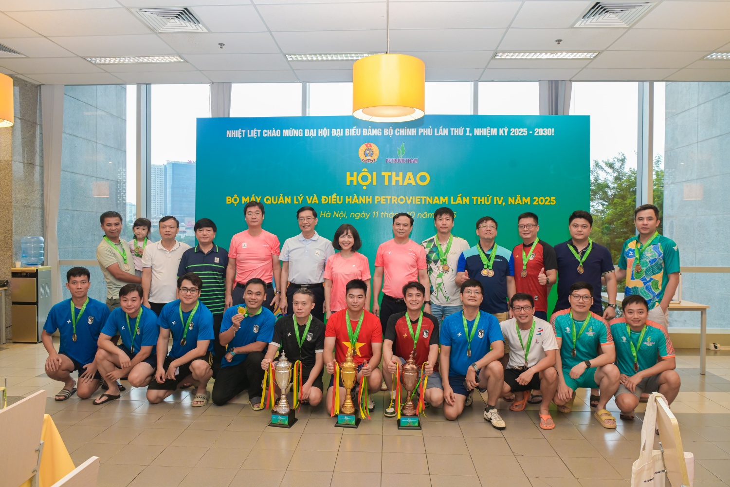 Bế mạc Hội thao Petrovietnam lần IV: Lan tỏa tinh thần thể thao, hướng về đồng bào vùng bão lũ Bế mạc Hội thao Petrovietnam lần IV: Lan tỏa tinh thần thể thao, hướng về đồng bào vùng bão lũ