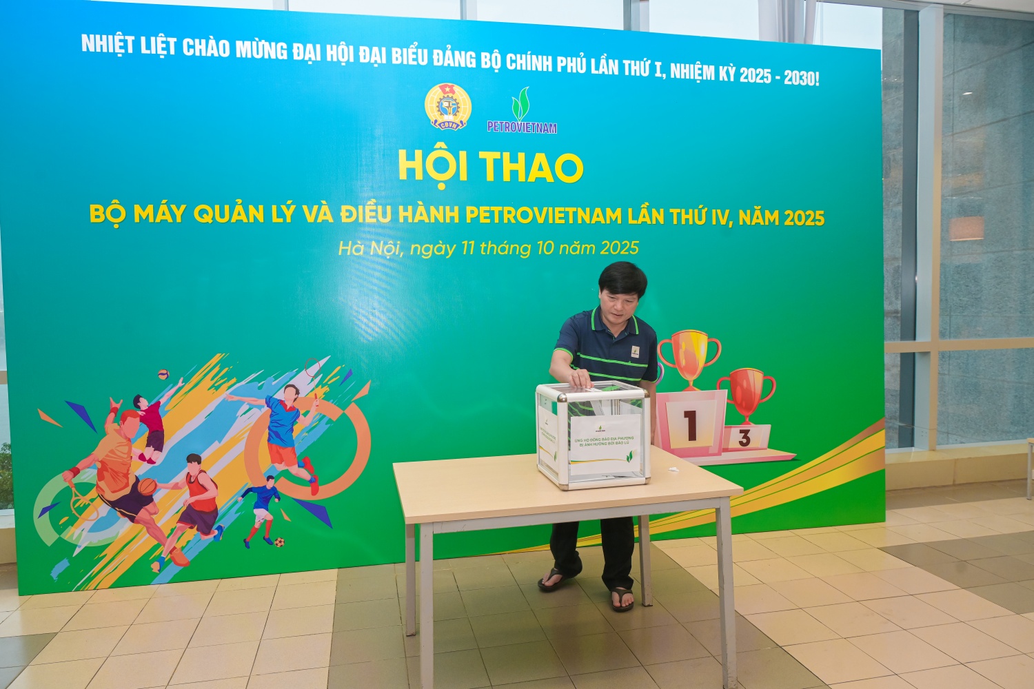 Bế mạc Hội thao Petrovietnam lần IV: Lan tỏa tinh thần thể thao, hướng về đồng bào vùng bão lũ Bế mạc Hội thao Petrovietnam lần IV: Lan tỏa tinh thần thể thao, hướng về đồng bào vùng bão lũ