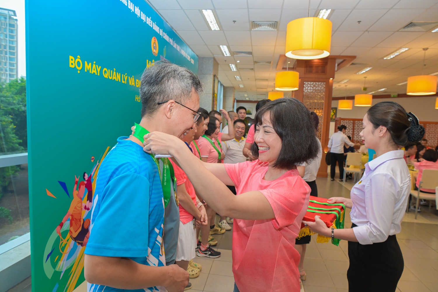Bế mạc Hội thao Petrovietnam lần IV: Lan tỏa tinh thần thể thao, hướng về đồng bào vùng bão lũ Bế mạc Hội thao Petrovietnam lần IV: Lan tỏa tinh thần thể thao, hướng về đồng bào vùng bão lũ