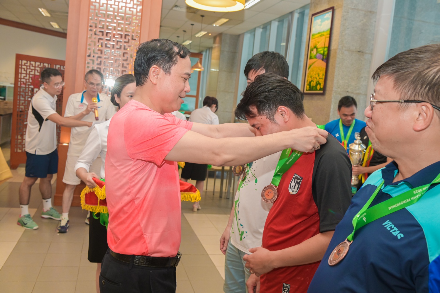 Bế mạc Hội thao Petrovietnam lần IV: Lan tỏa tinh thần thể thao, hướng về đồng bào vùng bão lũ Bế mạc Hội thao Petrovietnam lần IV: Lan tỏa tinh thần thể thao, hướng về đồng bào vùng bão lũ