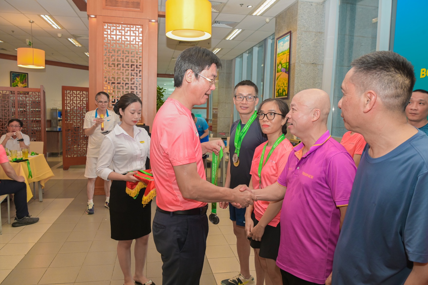 Bế mạc Hội thao Petrovietnam lần IV: Lan tỏa tinh thần thể thao, hướng về đồng bào vùng bão lũ Bế mạc Hội thao Petrovietnam lần IV: Lan tỏa tinh thần thể thao, hướng về đồng bào vùng bão lũ