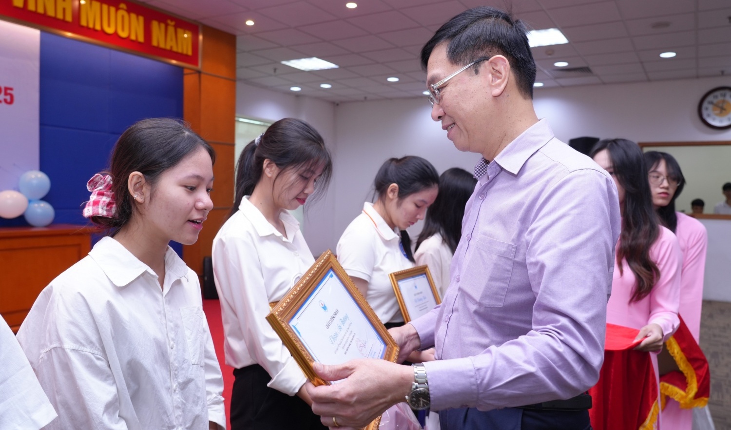 Petrovietnam sát cánh cùng sinh viên nghèo "thắp sáng ước mơ"