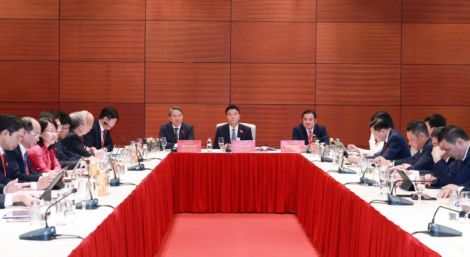 Các văn kiện thể hiện "tầm nhìn chiến lược, tinh thần đổi mới, quyết tâm chính trị cao"