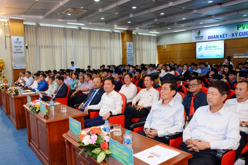 Trường Cao đẳng Dầu khí long trọng Khai giảng năm học mới 2025-2026 và Trao bằng tốt nghiệp năm 2025 PV College tổ chức Lễ khai giảng năm học mới 2025-2026 và trao bằng tốt nghiệp năm 2025