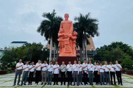 Chi bộ Trung tâm Kỹ thuật PVEP tổ chức kết nạp Đảng viên mới và sinh hoạt chuyên đề quý III/2025