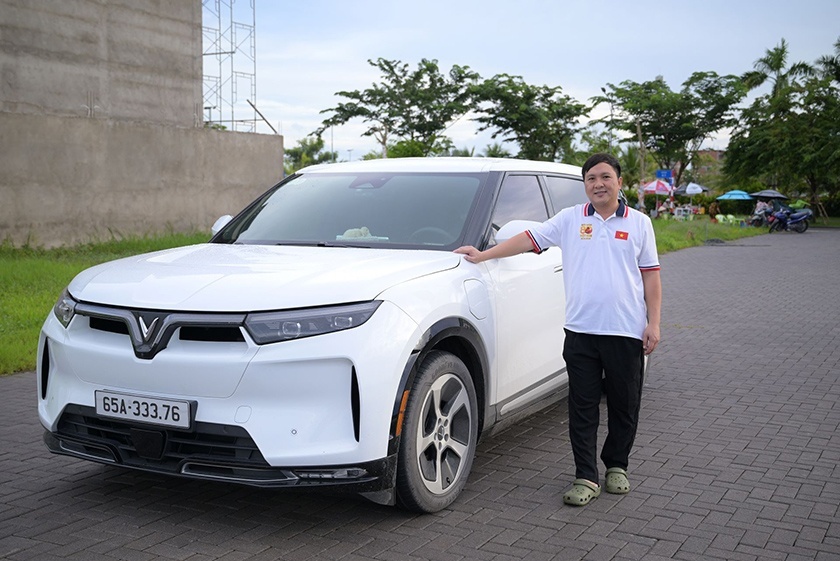 Bác sĩ nha khoa sở hữu VinFast VF 9: “Đi chuyến dài càng cảm nhận rõ ưu điểm của xe”