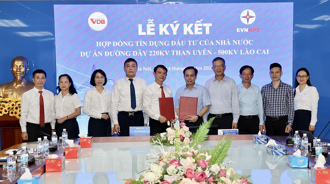 EVNNPT và VDB ký kết hợp đồng tín dụng đầu tư Dự án đường dây 220kV Than Uyên - 500kV Lào Cai