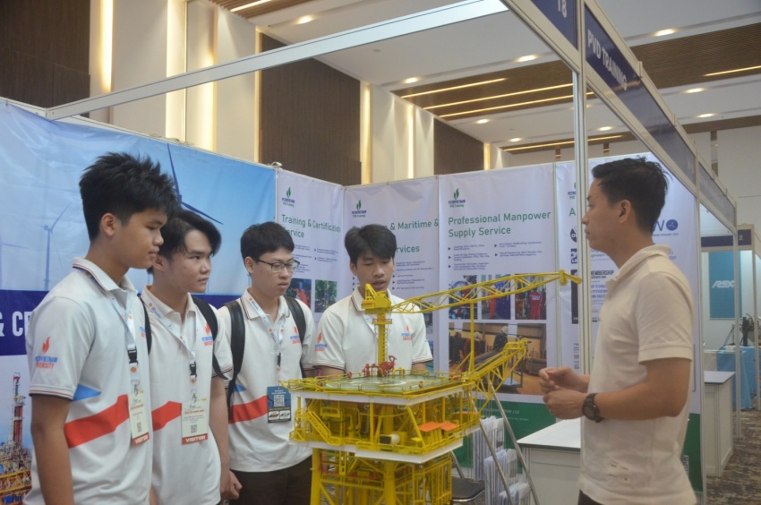Khai mạc Triển lãm Máy móc, Thiết bị và Phụ liệu công nghiệp - OGAV 2025