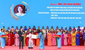 "Nữ tướng" ngành công nghiệp - năng lượng vinh dự được biểu dương "Giỏi việc nước, đảm việc nhà"