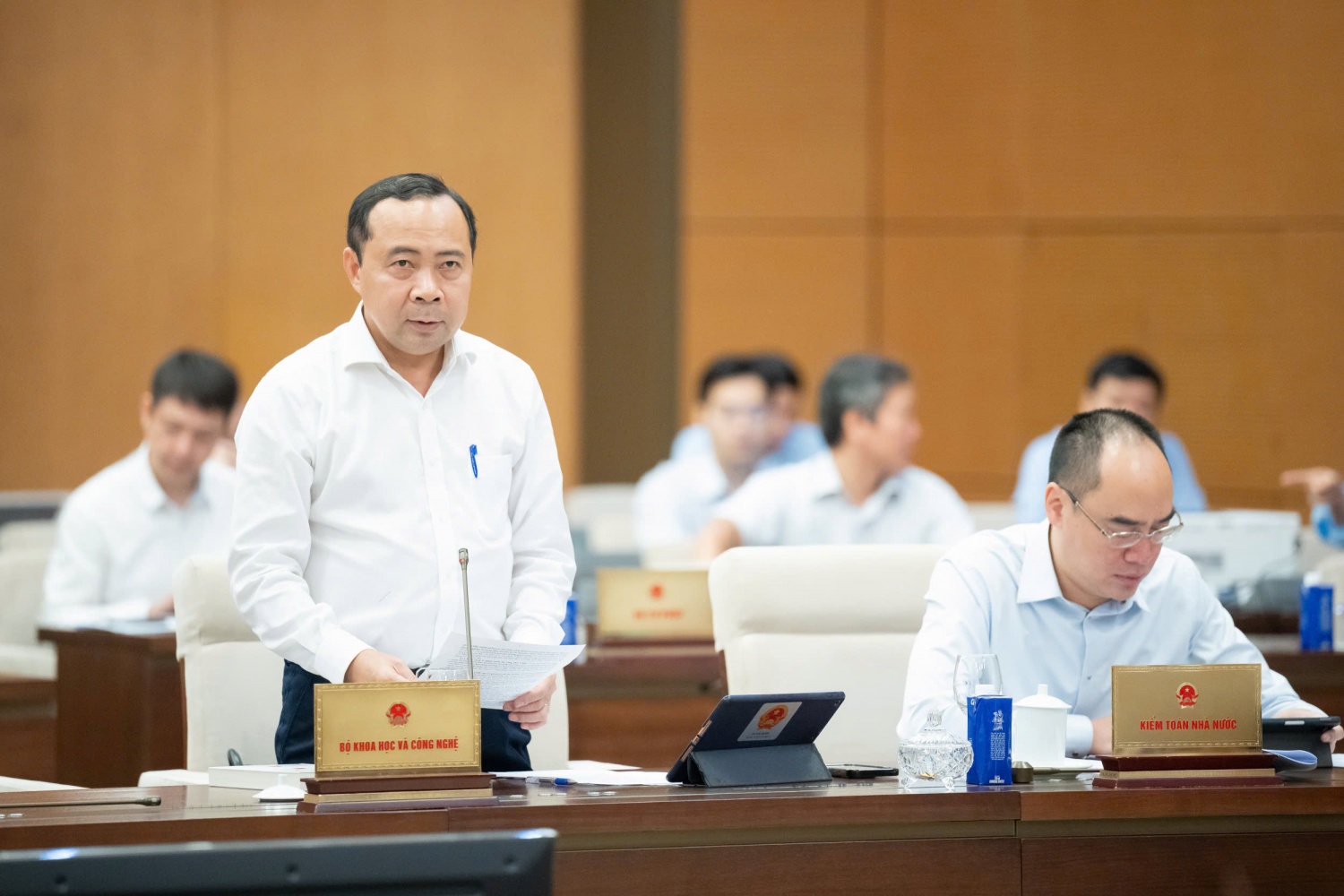 Bảo đảm chuyển đổi số toàn diện, không để vùng khó khăn bị bỏ lại phía sau
