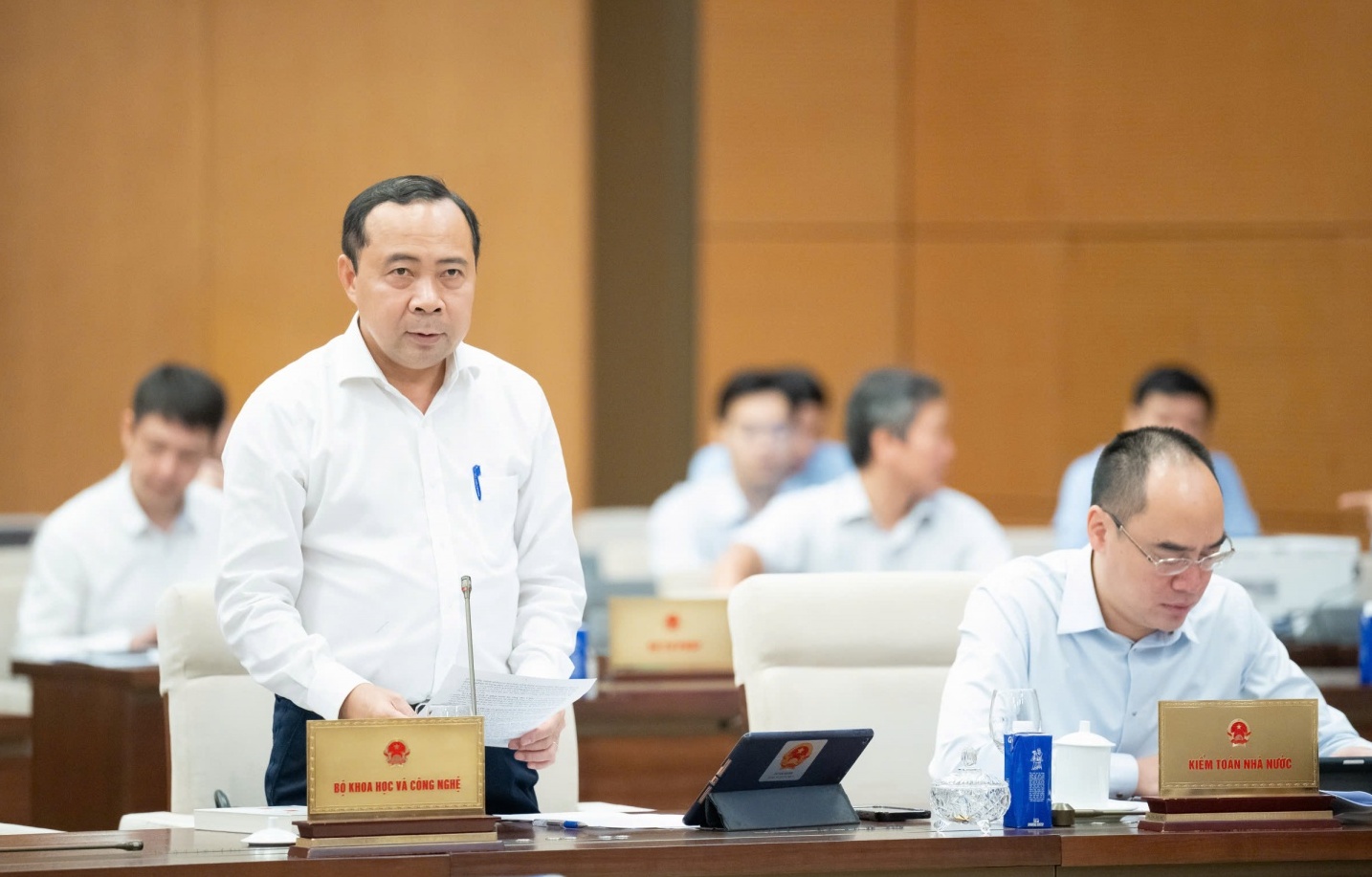Bảo đảm chuyển đổi số toàn diện, không để vùng khó khăn bị bỏ lại phía sau