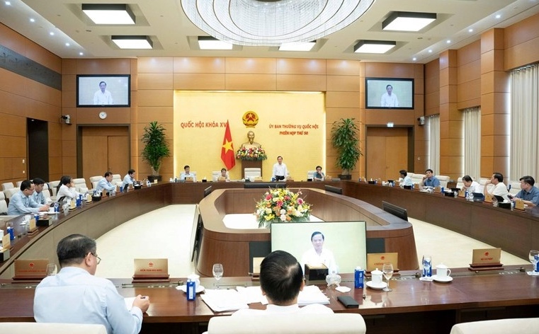 Thông qua nghị quyết nâng mức giảm trừ gia cảnh lên 15,5 triệu đồng/tháng