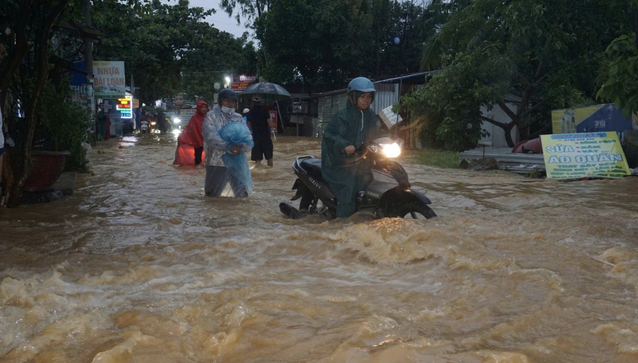 Đà Nẵng cảnh báo mưa lớn, nguy cơ ngập lụt tại nhiều khu vực