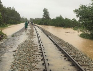 Kiểm tra, gia cố các công trình xung yếu để ứng phó với bão số 12