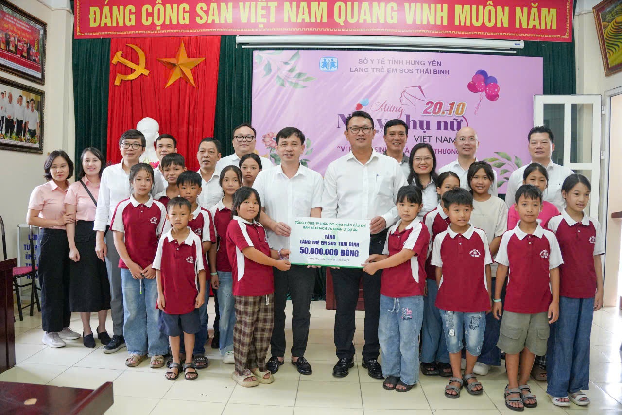 Chi bộ Kế hoạch và Quản lý Dự án PVEP tổ chức sinh hoạt chuyên đề và nhiều hoạt động ý nghĩa tại Hưng Yên