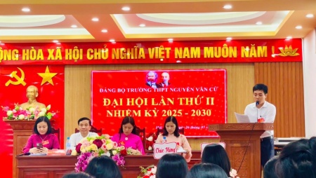 Vườn ươm "hạt giống đỏ", khơi nguồn năng lượng mới từ mái trường THPT Nguyễn Văn Cừ