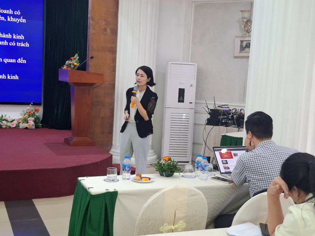 Nâng cao nhận thức về kinh doanh có trách nhiệm trong lĩnh vực khoa học và công nghệ