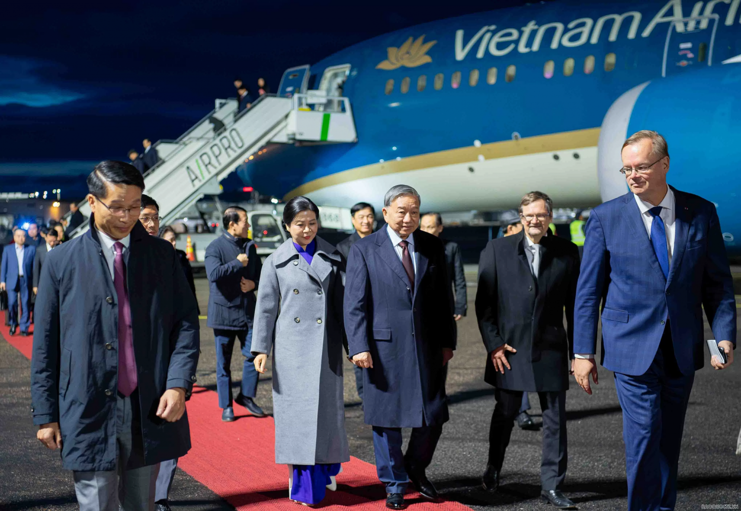 Tổng Bí thư Tô Lâm và Phu nhân đến Helsinki, bắt đầu thăm chính thức Phần Lan