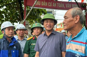 Đà Nẵng: Yêu cầu người dân sơ tán khỏi vùng nguy hiểm trước bão số 12