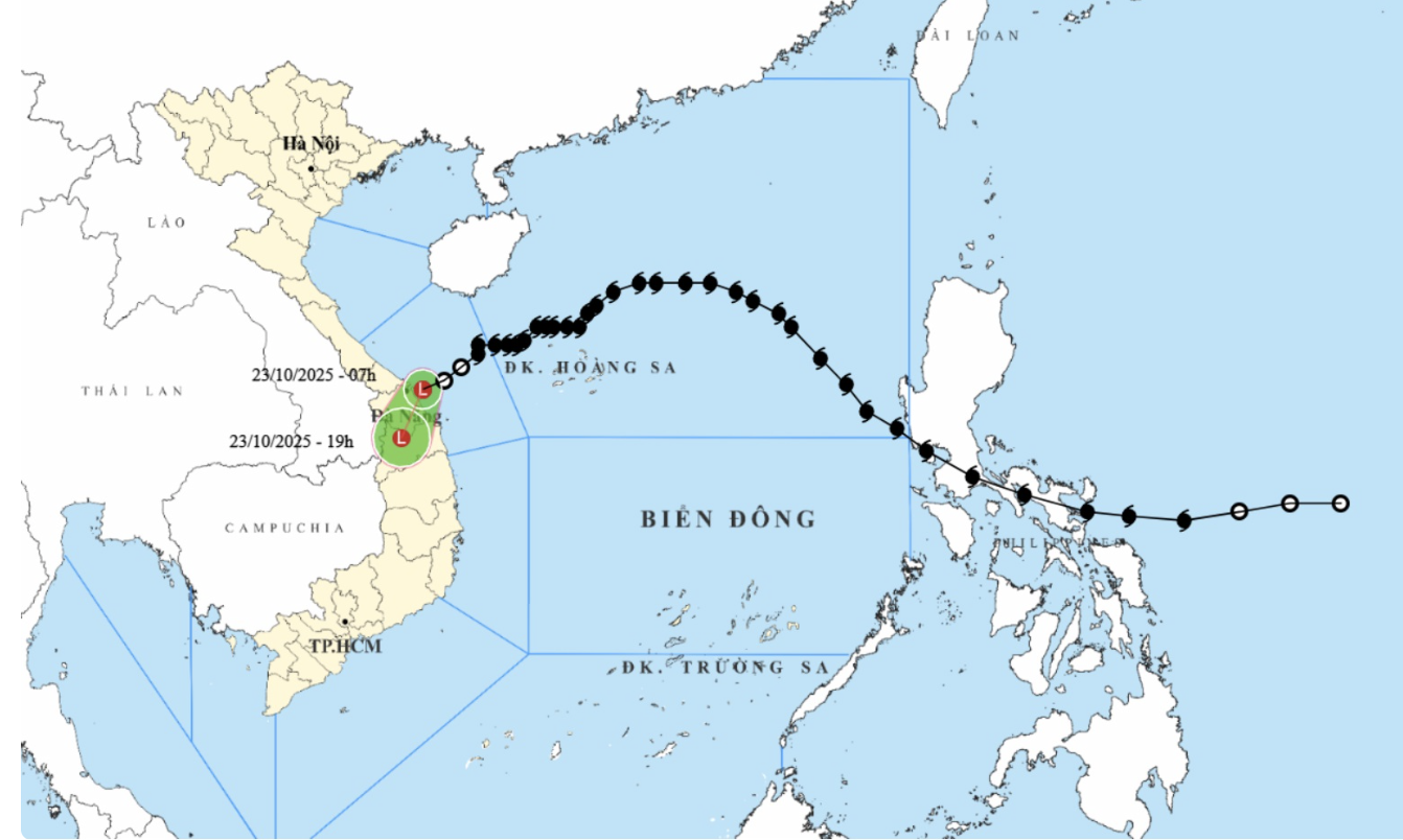 Bão số 12 suy yếu thành áp thấp nhiệt đới trên biển Đông. Ảnh: Trung tâm dự báo khí tượng thủy văn Trung ương.