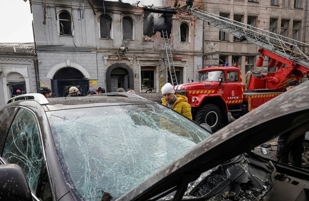 Nga - Ukraine tiếp tục giằng co, Mỹ trừng phạt hai "gã khổng lồ" dầu mỏ