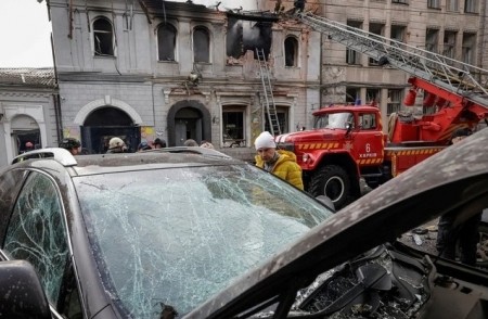 Nga - Ukraine tiếp tục giằng co, Mỹ trừng phạt hai "gã khổng lồ" dầu mỏ