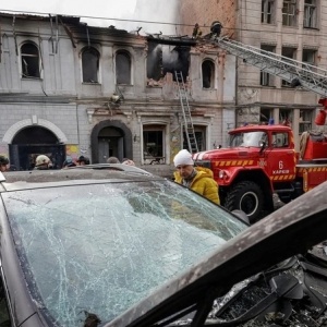 Nga - Ukraine tiếp tục giằng co, Mỹ trừng phạt hai 