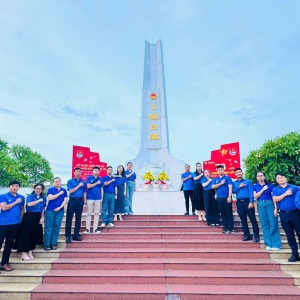 Thanh niên Việt Nam trong kỷ nguyên vươn mình của dân tộc -   Bảo vệ nền tảng tư tưởng của Đảng là trách nhiệm và lý tưởng cao cả