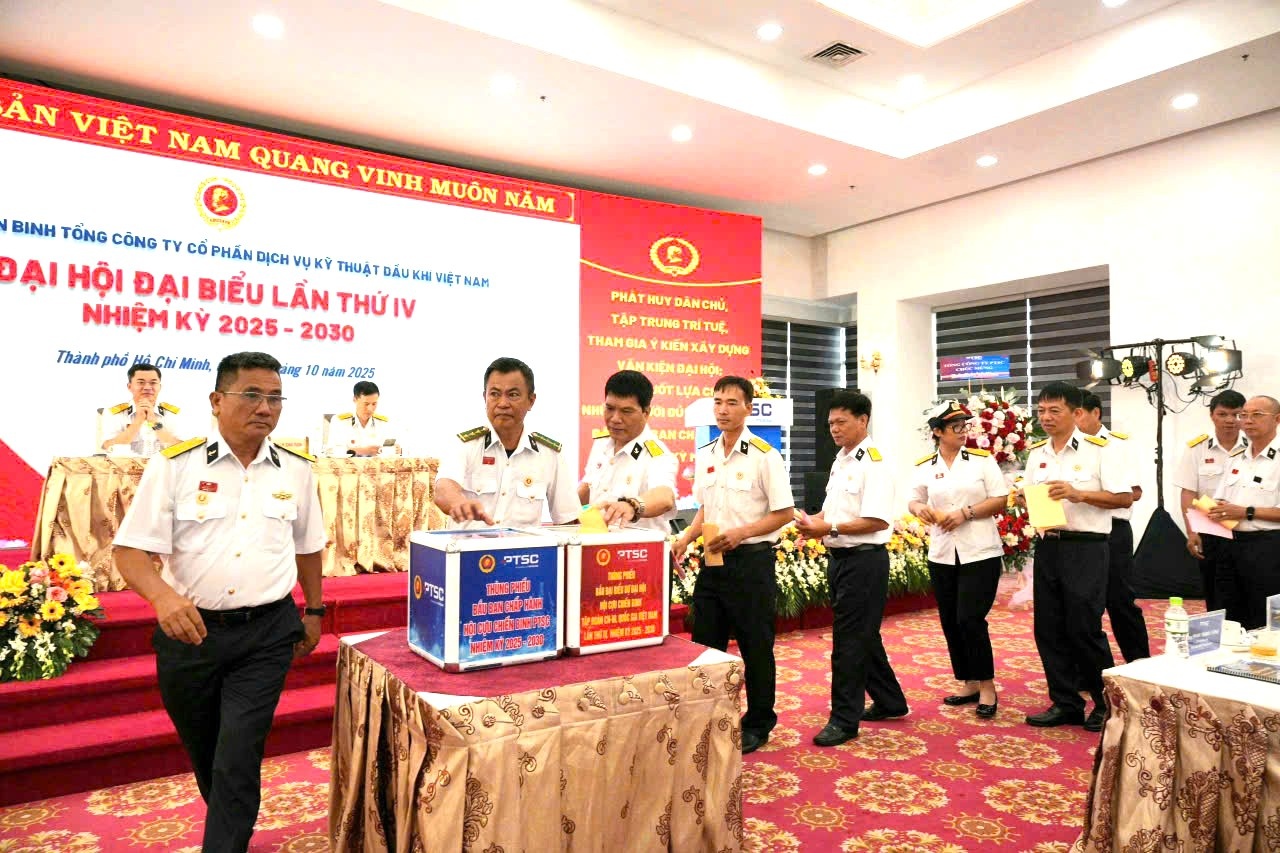 Hội Cựu chiến binh PTSC: Pphát huy phẩm chất “bộ đội Cụ Hồ” trong kỷ nguyên vươn mình của đất nước Hội Cựu chiến binh PTSC: Pphát huy phẩm chất “bộ đội Cụ Hồ” trong kỷ nguyên vươn mình của đất nước