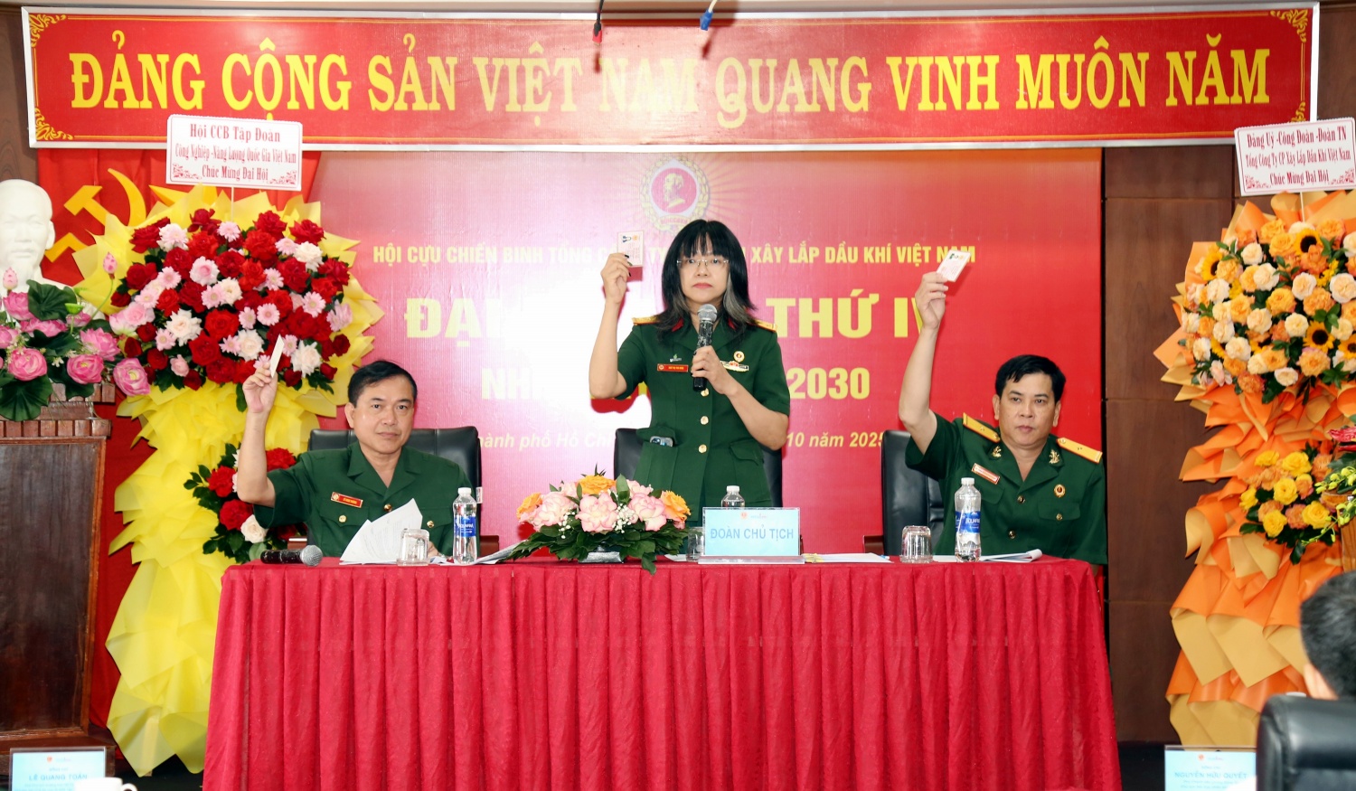 Hội CCB PETROCONs phát huy bản chất “Bộ đội Cụ Hồ”: Đoàn kết, gương mẫu, đổi mới, nghĩa tình Hội CCB PETROCONs phát huy bản chất “Bộ đội Cụ Hồ”: Đoàn kết, gương mẫu, đổi mới, nghĩa tình