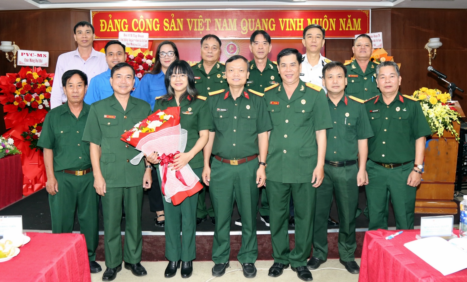 Hội CCB Petrocons phát huy bản chất “Bộ đội Cụ Hồ”: Đoàn kết, gương mẫu, đổi mới, nghĩa tình Hội CCB Petrocons phát huy bản chất “Bộ đội Cụ Hồ”: Đoàn kết, gương mẫu, đổi mới, nghĩa tình