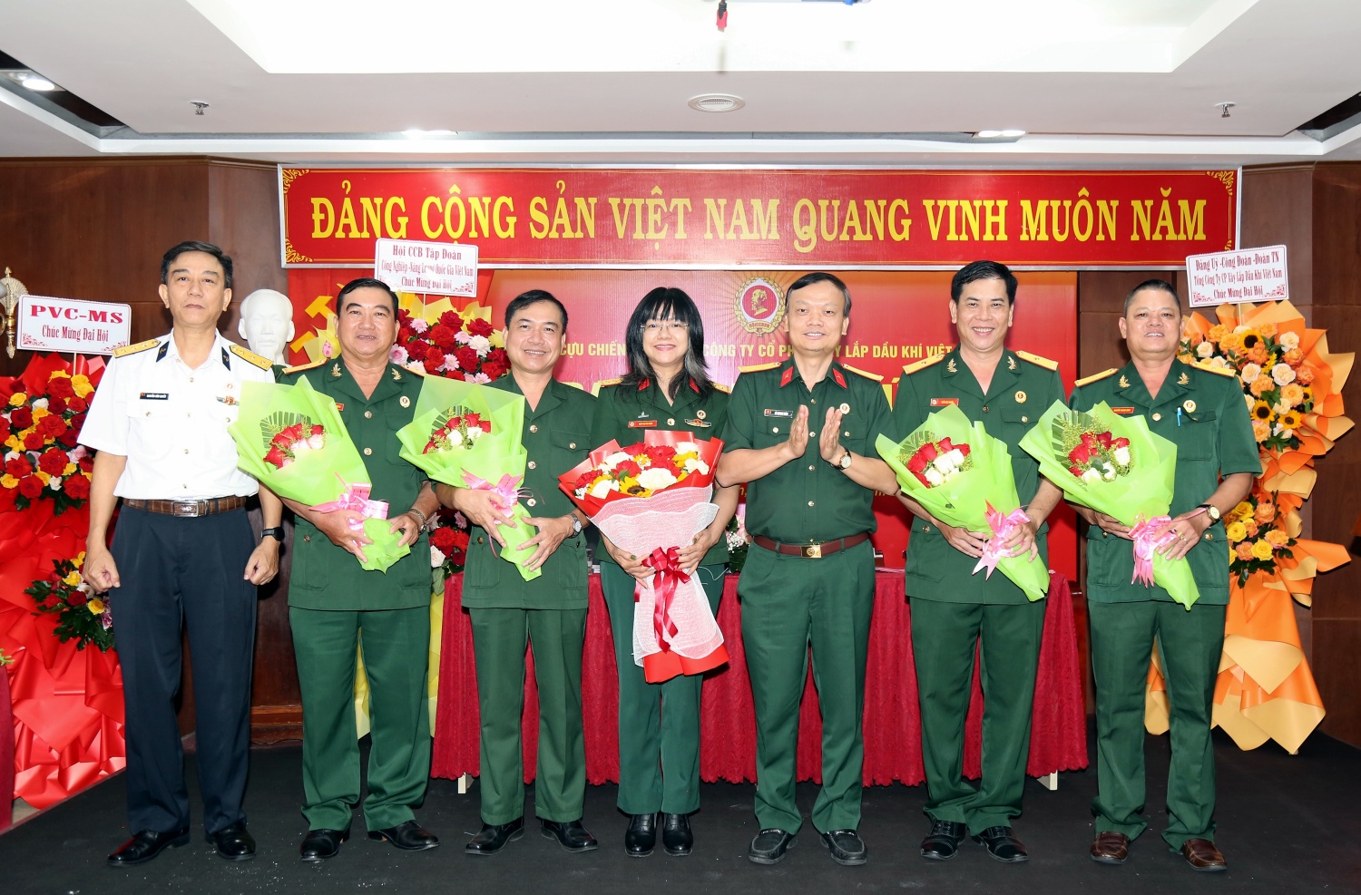 Hội CCB Petrocons phát huy bản chất “Bộ đội Cụ Hồ”: Đoàn kết, gương mẫu, đổi mới, nghĩa tình Hội CCB Petrocons phát huy bản chất “Bộ đội Cụ Hồ”: Đoàn kết, gương mẫu, đổi mới, nghĩa tình