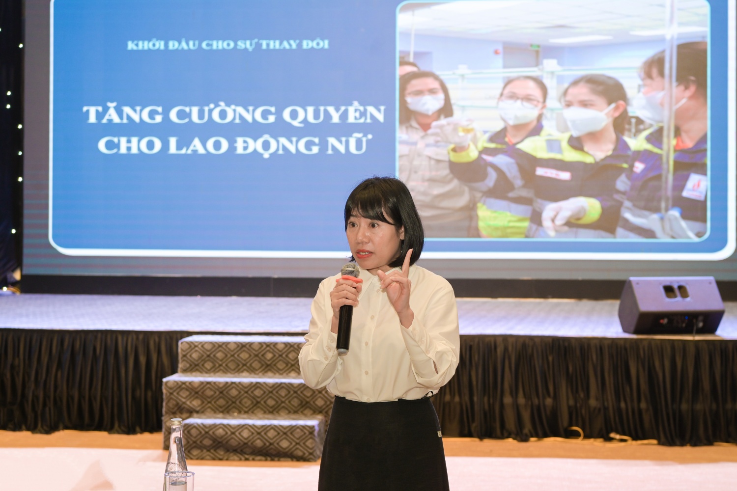 Phụ nữ Petrovietnam: Tự tin, bản lĩnh, tiên phong trong kỷ nguyên mới Phụ nữ Petrovietnam: Tự tin, bản lĩnh, tiên phong trong kỷ nguyên mới