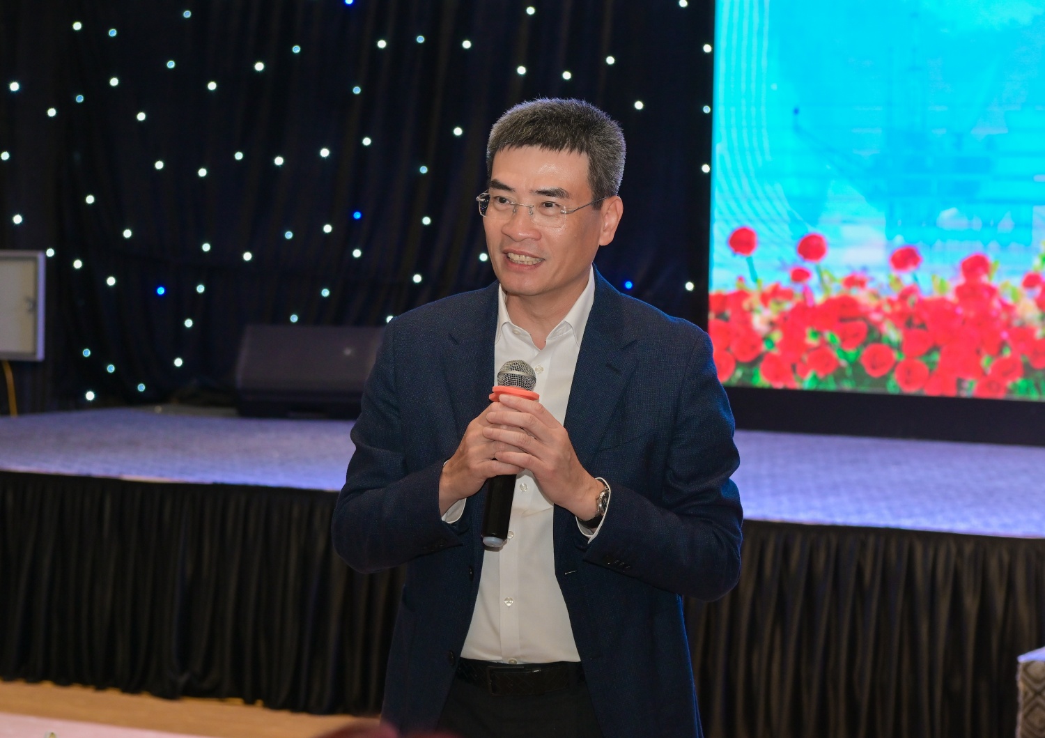 Phụ nữ Petrovietnam: Tự tin, bản lĩnh, tiên phong trong kỷ nguyên mới Phụ nữ Petrovietnam: Tự tin, bản lĩnh, tiên phong trong kỷ nguyên mới