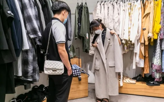 Người trẻ Việt và vòng xoáy “mua trước, trả sau” Người trẻ Việt và vòng xoáy “mua trước, trả sau”