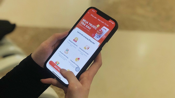 Người trẻ Việt và vòng xoáy “mua trước, trả sau” Người trẻ Việt và vòng xoáy “mua trước, trả sau”